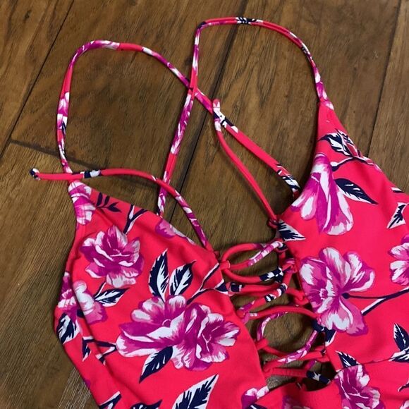 WOMENS XHILARATION CROSS-TIE PLUNGE BACK ONE-PIECE FLORAL SWIMSUIT, PINK/RED - Picture 4 of 10